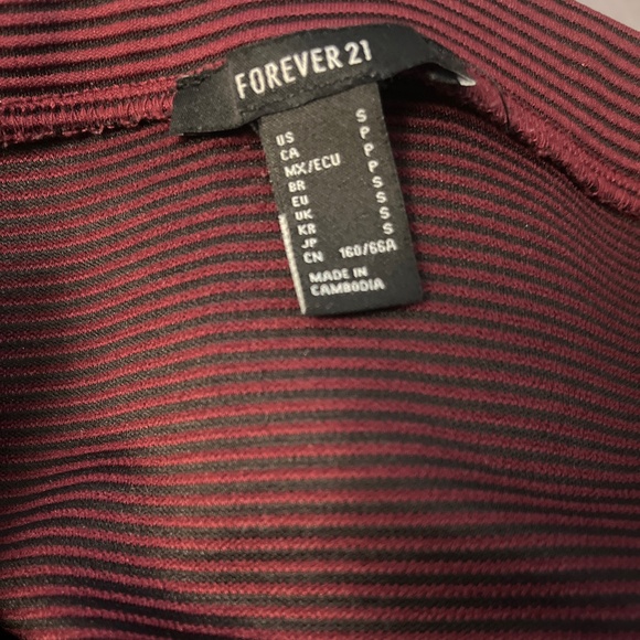 Forever 21 burgundy mini skirt small - Picture 4 of 4